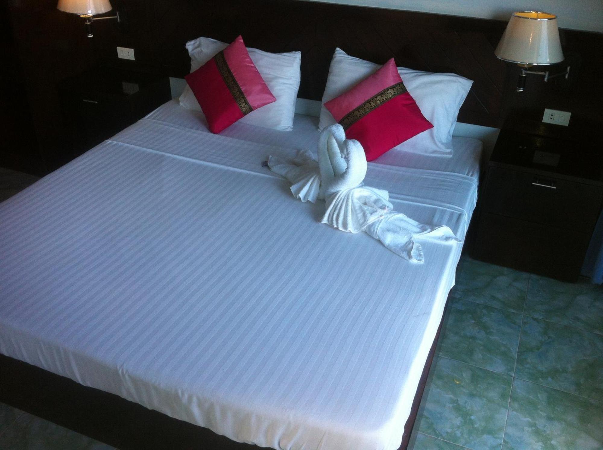 Feng Shui House Hotel Patong Eksteriør billede