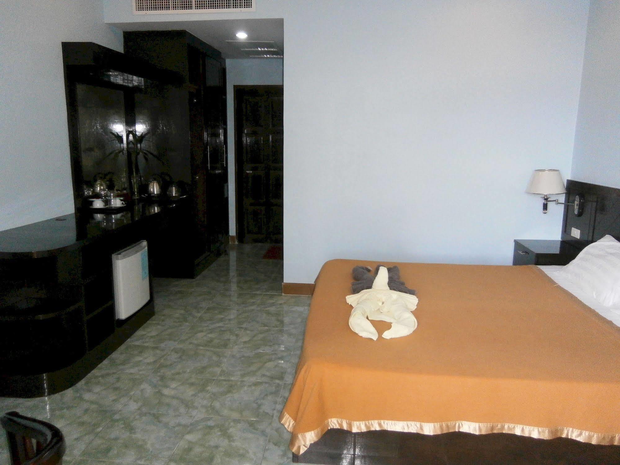 Feng Shui House Hotel Patong Eksteriør billede