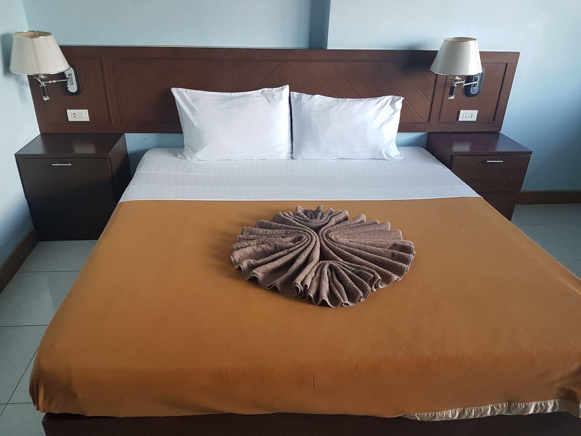 Feng Shui House Hotel Patong Eksteriør billede