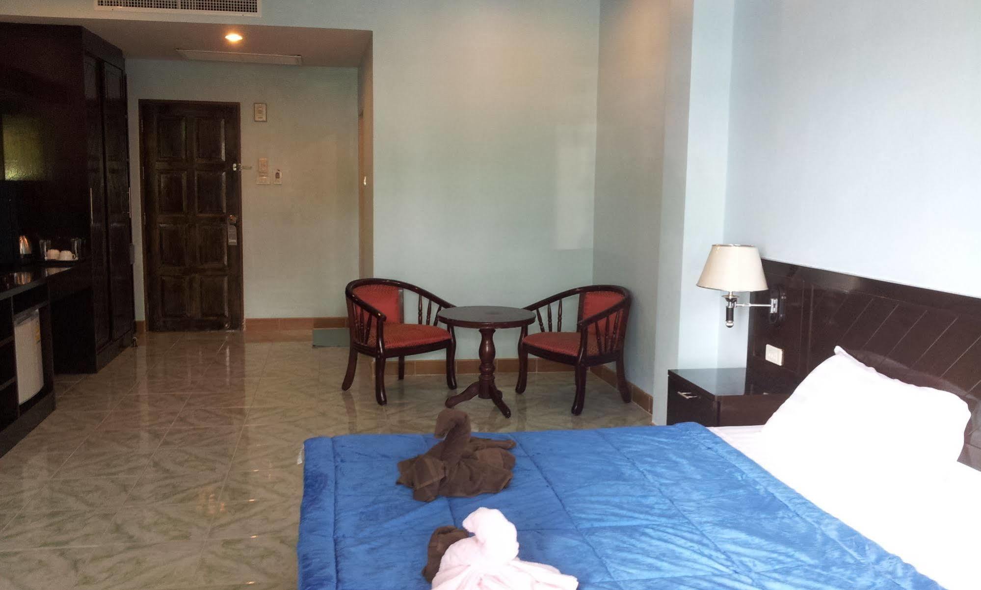 Feng Shui House Hotel Patong Eksteriør billede