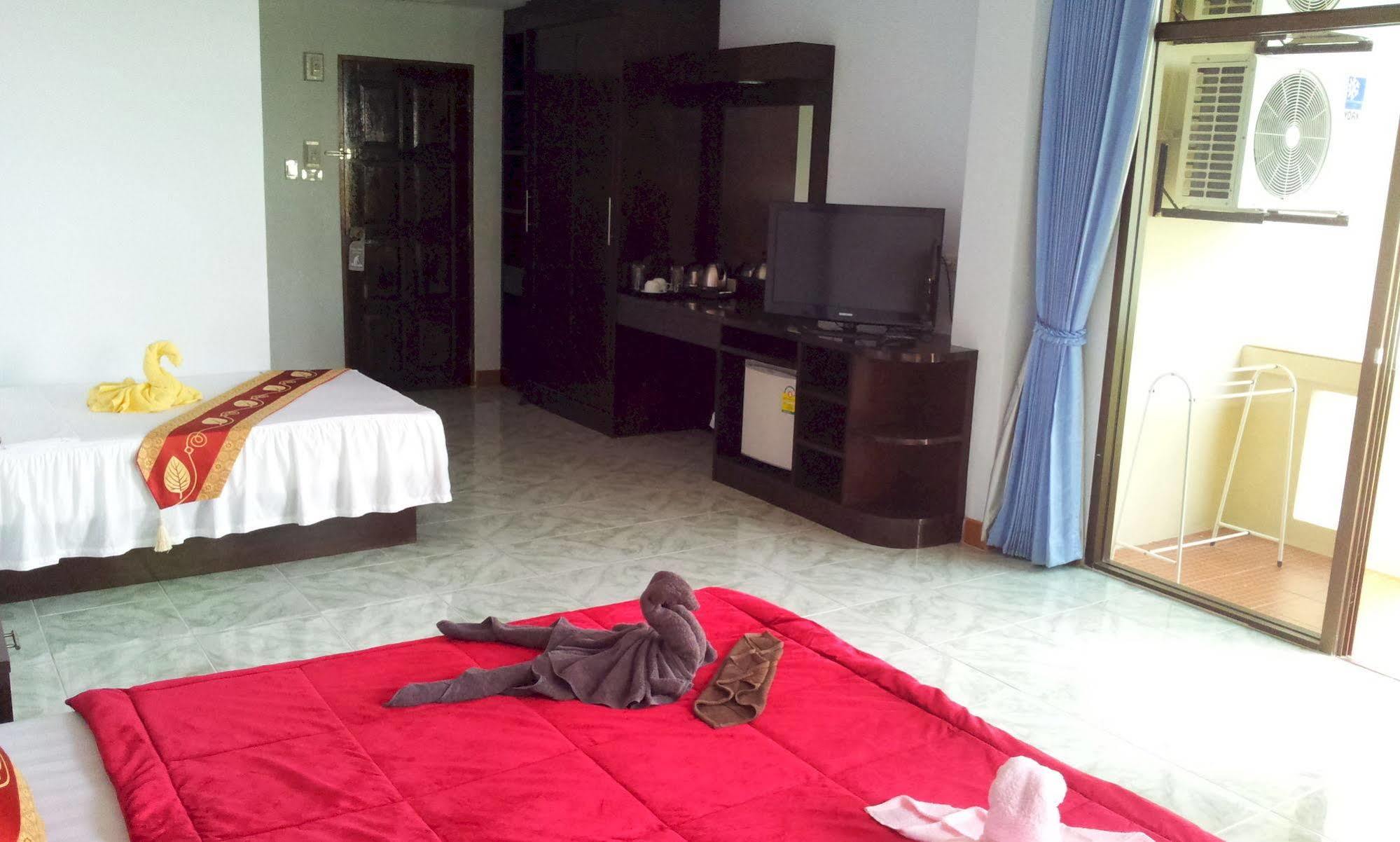 Feng Shui House Hotel Patong Eksteriør billede